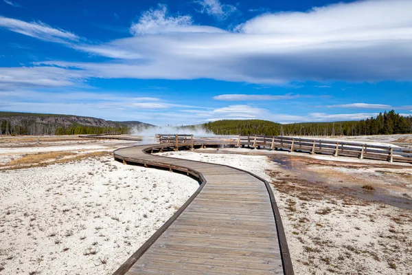 Czarny piasek basenu w Parku Narodowym Yellowstone — Zdjęcie stockowe