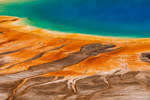 A Grande Primavera Prismática no Parque Nacional de Yellowstone — Fotografia de Stock