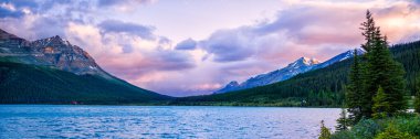 Yay Gölü Banff National Park, Alberta güneş doğarken
