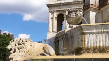 Pınar Saint-Sulpice 'e yakın çekim - Paris, Fransa