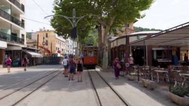 Port de Soller, Mallorca, İspanya - 2021 09 13: Eski tramvay hattın sonuna ulaştı