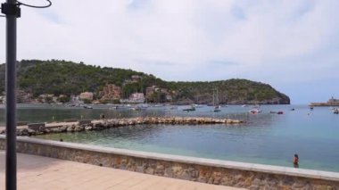 Port de Soller, Mallorca, İspanya. 25 Nisan 2019. Port de Soller 'daki eski tramvaydan dış görünüş