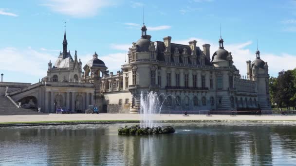 Chantilly France Вересня 2022 Вид Chateau Chantilly Ставка Фонтан Розпилюють — стокове відео