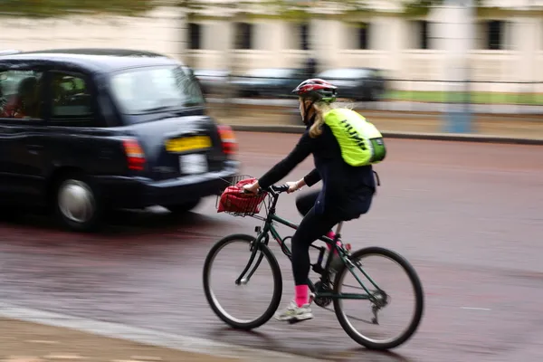 Radfahren in London — Stockfoto