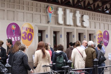 TKTS bilet gişesi
