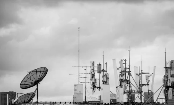 Telecommunication Equipment Radio Network Telecommunication Tower Antenna Satellite Dish Antenna — Fotografia de Stock