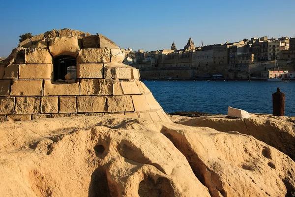 Ancien bâtiment de stockage construit, Malte — Photo