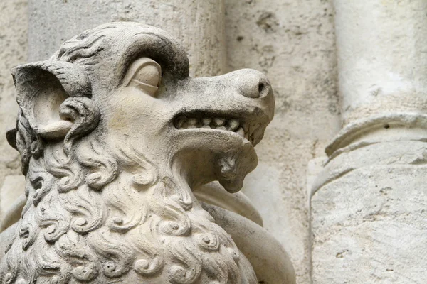 Chimera. Aziz Stephan Katedrali.