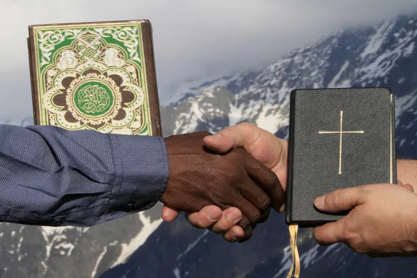 Barış jesti. İncil ve kuran.