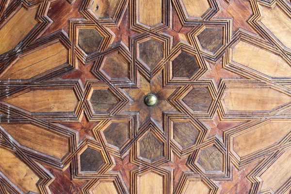 Ornamentation of a wooden door. The Great Mosque of Paris. — Stock Photo, Image