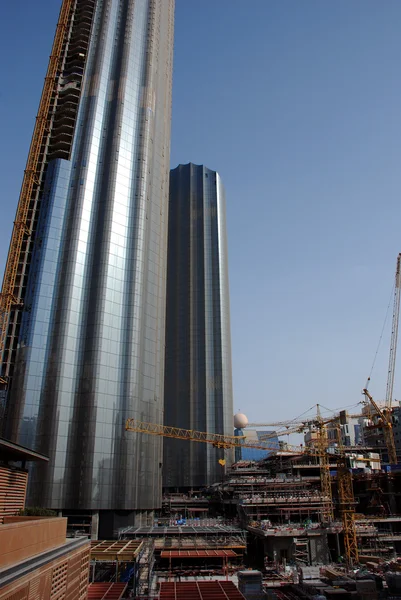 Construcción de edificios en Abu Dhabi — Foto de Stock