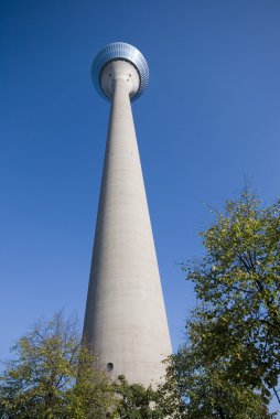 Düsseldorf (Almanya, Avrupa'rheinturm)