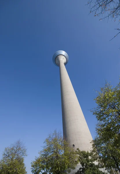 Rheinturm в Дюссельдорфі (Німеччина, Європа) — стокове фото