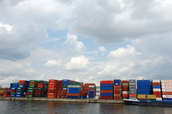 Container im Hafen von Antwerpen — Stockfoto