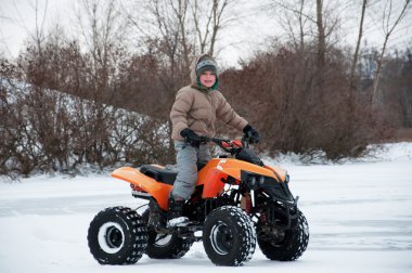 Çocuk ATV sürme