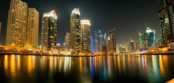 Морской скайлайн Дубая — стоковое фото