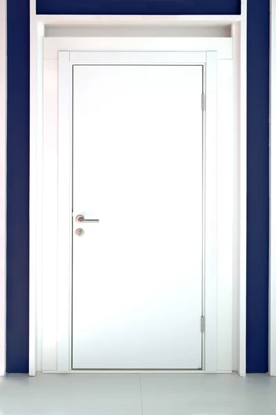 Beyaz kapı çerçeve — Stok fotoğraf