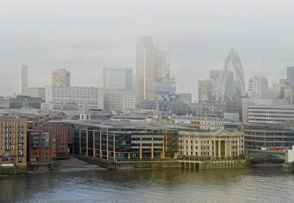 Londra nebbiosa — Foto Stock