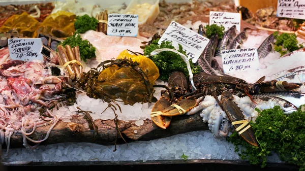 Schaal-en schelpdieren markt — Stockfoto