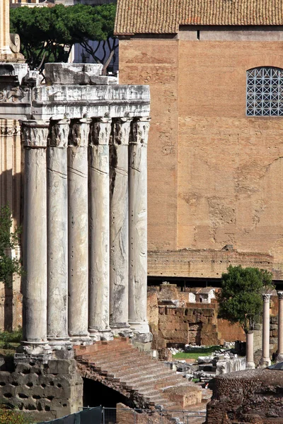 Antique pillars — Stock Photo, Image