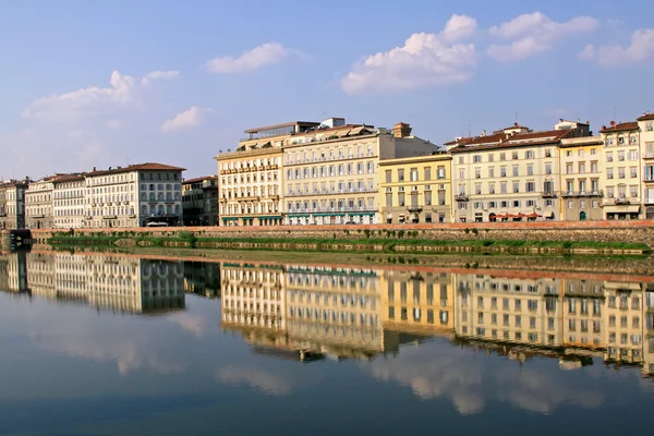 Arno reflexion — Stockfoto