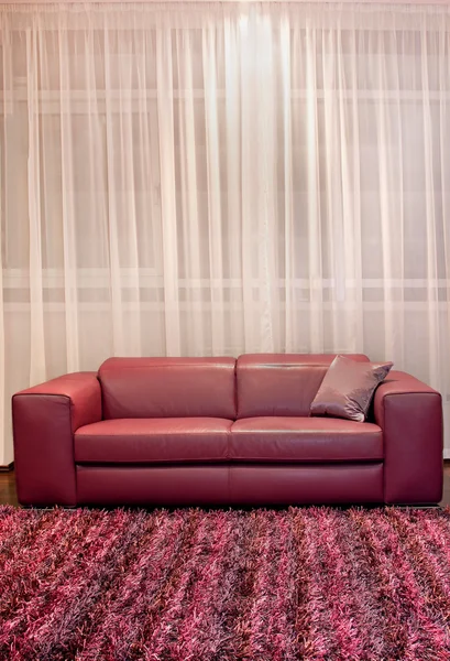 Sofa weinrot — Stockfoto