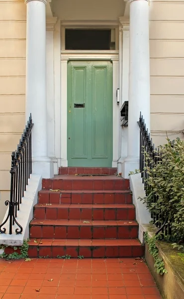 Puerta de casa verde — Foto de Stock