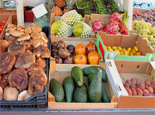 Mercado de cajas —  Fotos de Stock