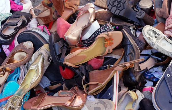 Large Pile Modern Style Female Summer Sandals Sold Market — Stock Photo, Image