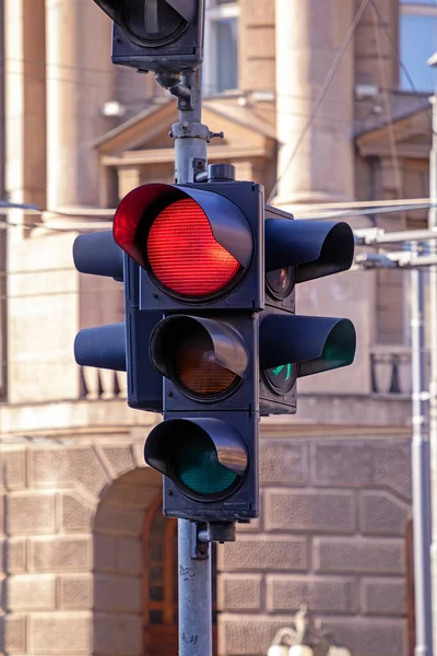 Segnale Semaforo Rosso Sulla Strada Nella Città Moderna — Foto Stock