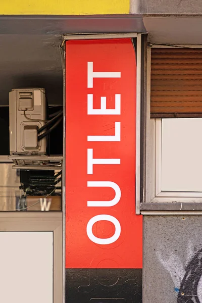 Cartel Grande Outlet Fachada Del Edificio Aire Libre — Foto de Stock