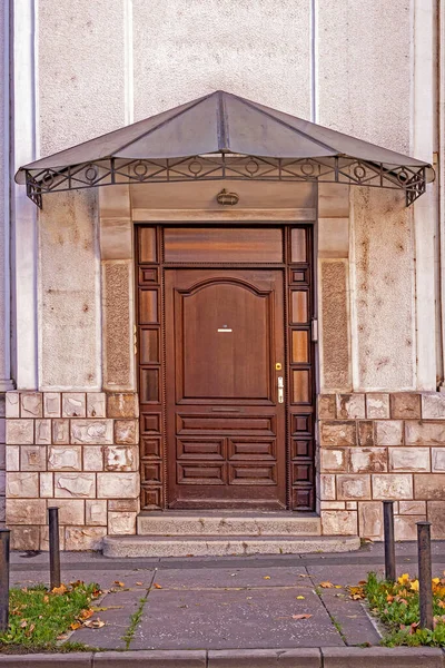 Retro Residential House Brown Wooden Entrance Door Stone Facade — Stock Photo, Image