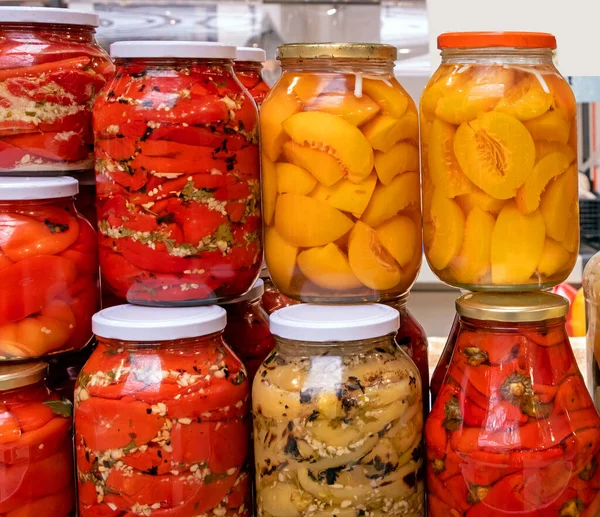 Mariniertes Obst Und Gemüse Gläsern Gelagert Und Auf Dem Markt — Stockfoto