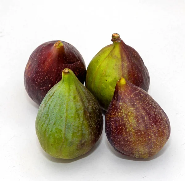 Fresh Organic Green Purple Figs Isolated White Background — Stockfoto