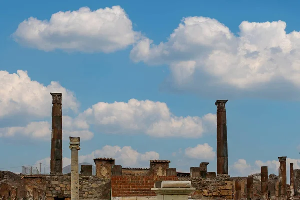 Old Damaged Stone Columns Blue Sky Clouds Ancient City Pompeii — Foto Stock