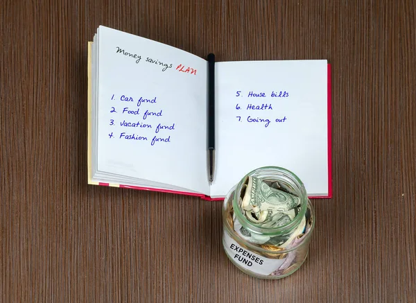 Cuaderno Abierto Con Listas Ahorro Dinero Para Diferentes Gastos Junto — Foto de Stock