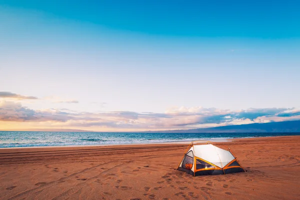 Camping na plaży — Zdjęcie stockowe