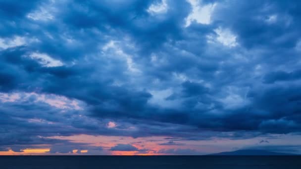 Atardecer hawaiano dramático y vibrante — Vídeo de stock