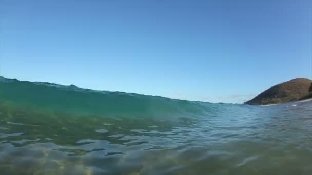 Giant blue ocean wave — Stock Video