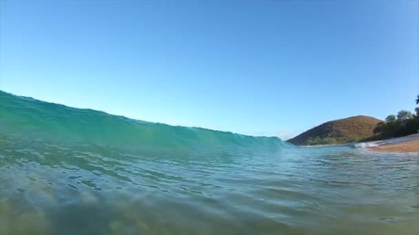 巨大な青い海の波 — ストック動画