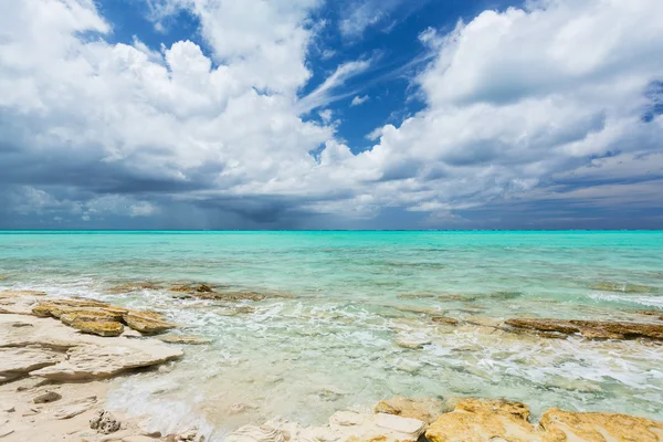 Tropischer Strand — Stockfoto