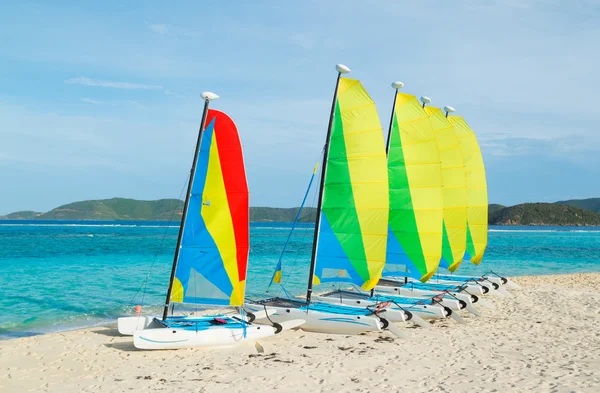 Sail Boats on Tropical Beach — Stock Photo, Image