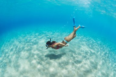 tropikal deniz şnorkel kadın