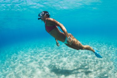 tropikal deniz şnorkel kadın