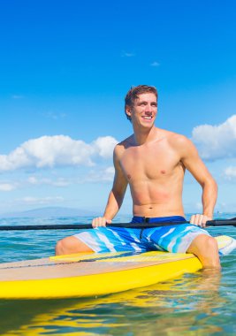 Ayağa kalkıp sörf hawaii kürek