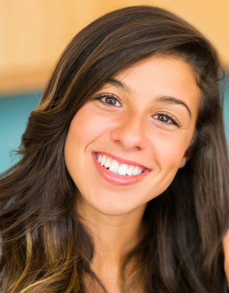 Beautiful Young Woman Smiling — Stock Photo, Image