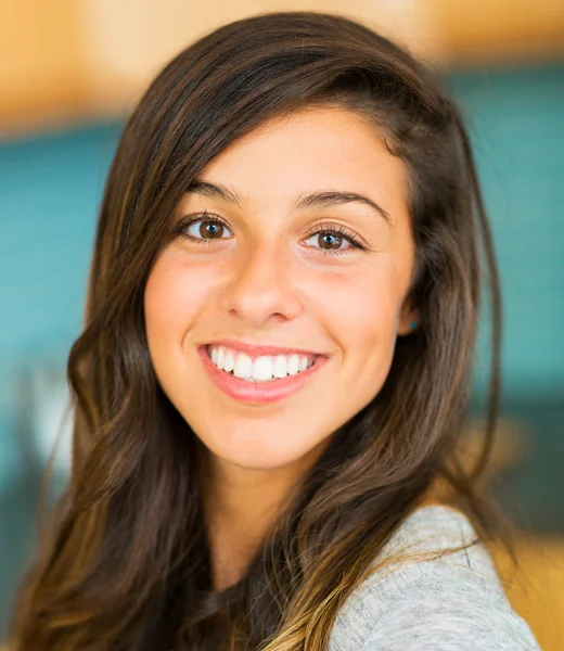 Beautiful Young Woman Smiling — Stock Photo, Image