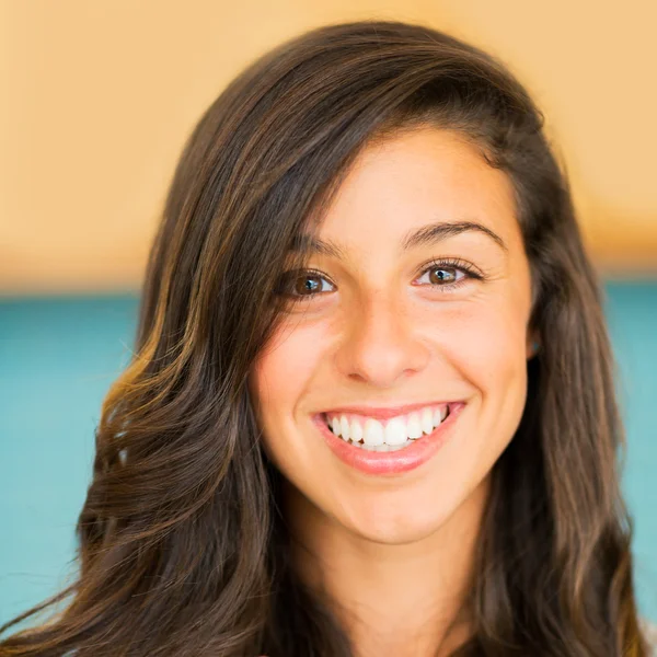 Beautiful Young Woman Smiling — Stock Photo, Image