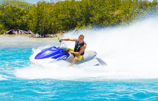 Homem de jet ski — Fotografia de Stock