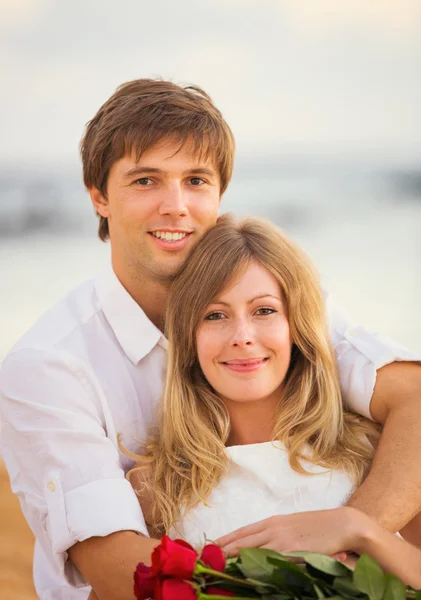 Young couple in love, Attractive man and woman enjoying romantic — Stock Photo, Image